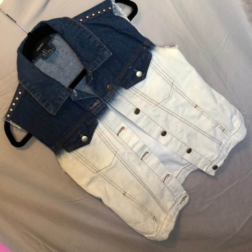super cute white & blue denim vest!